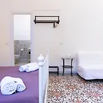 Domus Aurea فندق مبيت وإفطار 4*