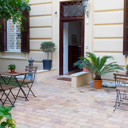 Bed and Breakfast Domus Aurea 4*