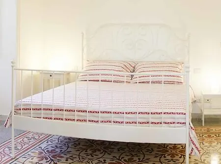 Bed and Breakfast Domus Aurea 4*