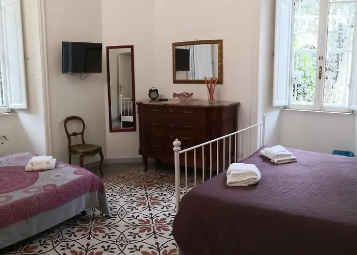 Domus Aurea Nocleg ze śniadaniem 4*